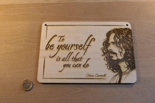 Schild "Be Yourself"
